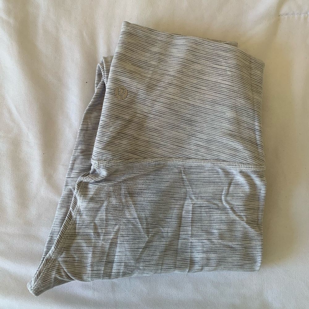 Adorable lulu align leggings!!